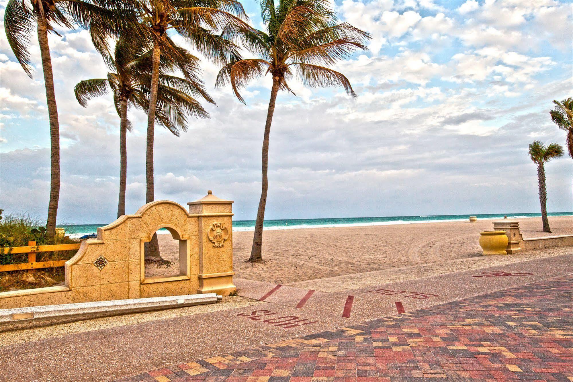 Отель Hollywood Beach Tower Экстерьер фото